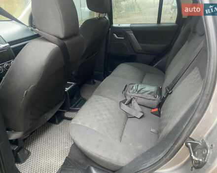 Серый Ленд Ровер Фрилендер, объемом двигателя 2.2 л и пробегом 210 тыс. км за 8000 $, фото 16 на Automoto.ua