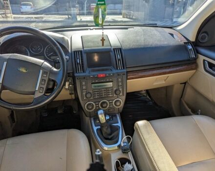 Серый Ленд Ровер Фрилендер, объемом двигателя 2.2 л и пробегом 299 тыс. км за 10600 $, фото 7 на Automoto.ua