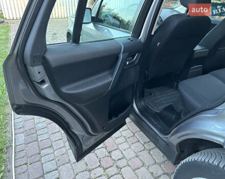 Сірий Ленд Ровер Freelander, об'ємом двигуна 2.18 л та пробігом 202 тис. км за 15500 $, фото 17 на Automoto.ua