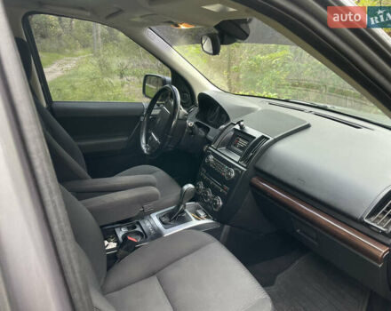 Серый Ленд Ровер Фрилендер, объемом двигателя 2.2 л и пробегом 295 тыс. км за 14200 $, фото 6 на Automoto.ua