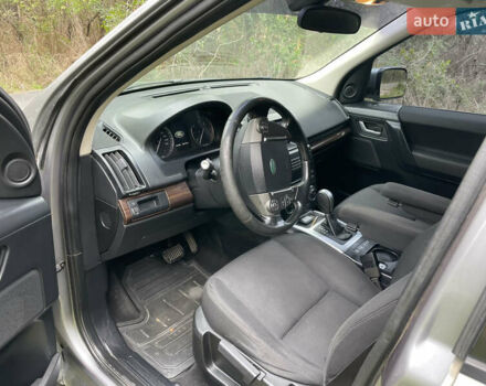 Серый Ленд Ровер Фрилендер, объемом двигателя 2.2 л и пробегом 295 тыс. км за 14200 $, фото 12 на Automoto.ua