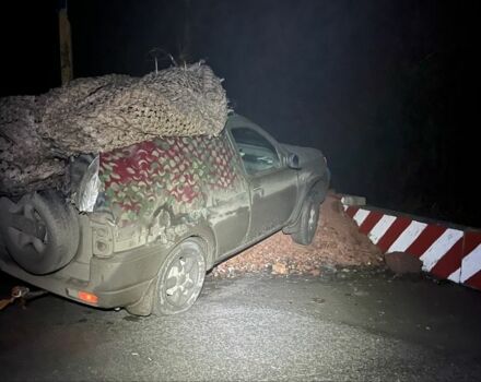 Зеленый Ленд Ровер Фрилендер, объемом двигателя 2 л и пробегом 313 тыс. км за 1621 $, фото 3 на Automoto.ua