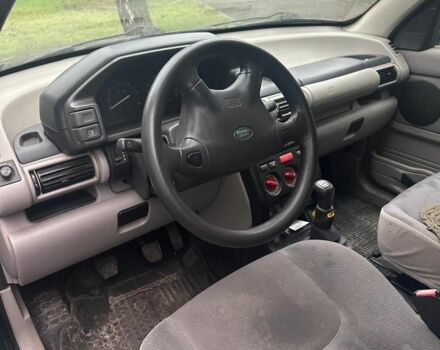Зелений Ленд Ровер Freelander, об'ємом двигуна 2.2 л та пробігом 300 тис. км за 3700 $, фото 4 на Automoto.ua