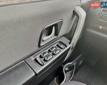 Зелений Ленд Ровер Freelander, об'ємом двигуна 1.8 л та пробігом 313 тис. км за 6000 $, фото 19 на Automoto.ua