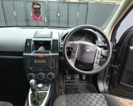 Зеленый Ленд Ровер Фрилендер, объемом двигателя 2 л и пробегом 180 тыс. км за 5000 $, фото 6 на Automoto.ua