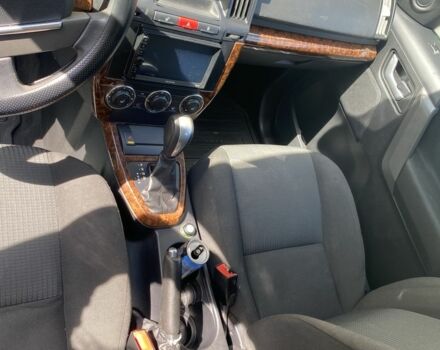 Ленд Ровер Freelander 2010 у Чернівцях на Automoto.ua Зелений Ленд Ровер Freelander, об'ємом двигуна 2.2 л та пробігом 260 тис. км за 12000 $, фото 4 на Automoto.ua