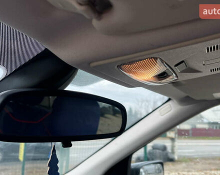 Зелений Ленд Ровер Freelander, об'ємом двигуна 2.18 л та пробігом 230 тис. км за 13600 $, фото 14 на Automoto.ua