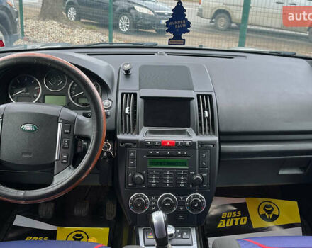 Зелений Ленд Ровер Freelander, об'ємом двигуна 2.18 л та пробігом 230 тис. км за 13600 $, фото 9 на Automoto.ua