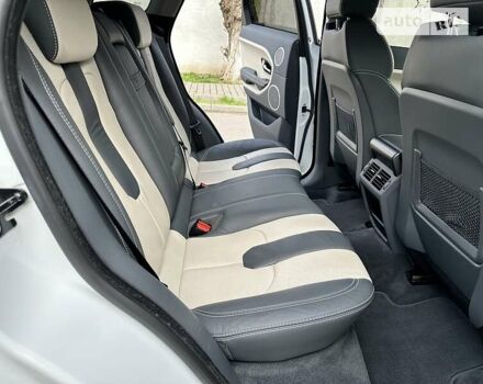 Білий Ленд Ровер Рендж Ровер Евок, об'ємом двигуна 2.2 л та пробігом 40 тис. км за 22500 $, фото 30 на Automoto.ua