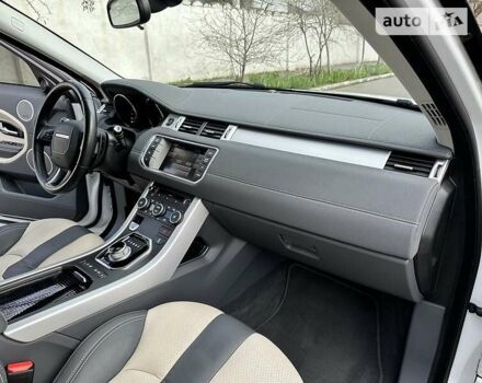 Білий Ленд Ровер Рендж Ровер Евок, об'ємом двигуна 2.2 л та пробігом 40 тис. км за 20500 $, фото 21 на Automoto.ua