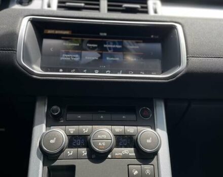 Белый Ленд Ровер Рендж Ровер Эвок, объемом двигателя 2 л и пробегом 110 тыс. км за 31500 $, фото 51 на Automoto.ua