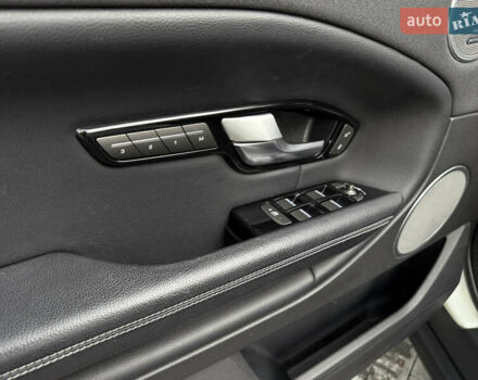 Ленд Ровер Рендж Ровер Эвок 2017 в Киеве на Automoto.ua Белый Ленд Ровер Рендж Ровер Эвок, объемом двигателя 2 л и пробегом 110 тыс. км за 29999 $, фото 25 на Automoto.ua