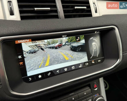 Ленд Ровер Рендж Ровер Эвок 2017 в Киеве на Automoto.ua Белый Ленд Ровер Рендж Ровер Эвок, объемом двигателя 2 л и пробегом 110 тыс. км за 29999 $, фото 34 на Automoto.ua