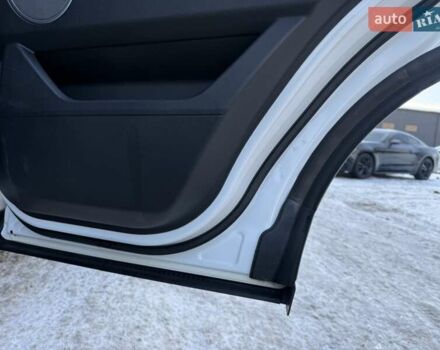 Білий Ленд Ровер Рендж Ровер Евок, об'ємом двигуна 2.18 л та пробігом 198 тис. км за 16500 $, фото 28 на Automoto.ua