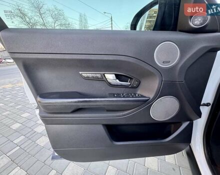 Белый Ленд Ровер Рендж Ровер Эвок, объемом двигателя 2 л и пробегом 168 тыс. км за 17800 $, фото 92 на Automoto.ua