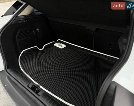 Білий Ленд Ровер Рендж Ровер Евок, об'ємом двигуна 2 л та пробігом 179 тис. км за 12500 $, фото 50 на Automoto.ua