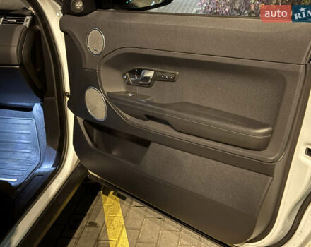 Білий Ленд Ровер Рендж Ровер Евок, об'ємом двигуна 2.18 л та пробігом 135 тис. км за 19900 $, фото 19 на Automoto.ua