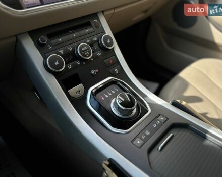 Білий Ленд Ровер Рендж Ровер Евок, об'ємом двигуна 2 л та пробігом 113 тис. км за 17800 $, фото 13 на Automoto.ua