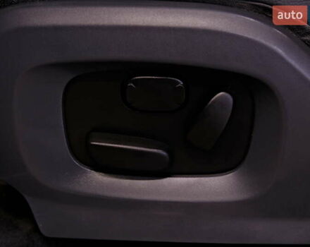 Белый Ленд Ровер Рендж Ровер Эвок, объемом двигателя 2.18 л и пробегом 180 тыс. км за 14900 $, фото 17 на Automoto.ua