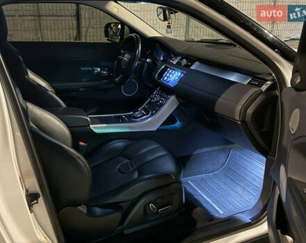 Білий Ленд Ровер Рендж Ровер Евок, об'ємом двигуна 2.18 л та пробігом 135 тис. км за 19900 $, фото 21 на Automoto.ua