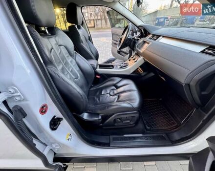 Белый Ленд Ровер Рендж Ровер Эвок, объемом двигателя 2 л и пробегом 168 тыс. км за 17800 $, фото 31 на Automoto.ua