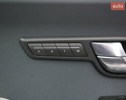 Белый Ленд Ровер Рендж Ровер Эвок, объемом двигателя 2.18 л и пробегом 202 тыс. км за 18000 $, фото 21 на Automoto.ua