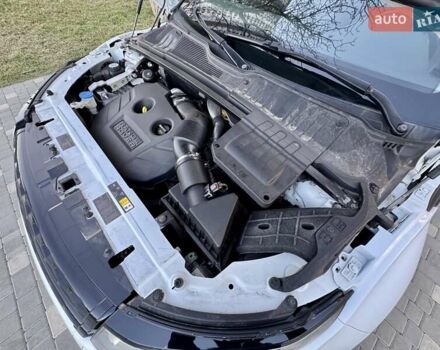 Белый Ленд Ровер Рендж Ровер Эвок, объемом двигателя 2 л и пробегом 168 тыс. км за 17800 $, фото 4 на Automoto.ua