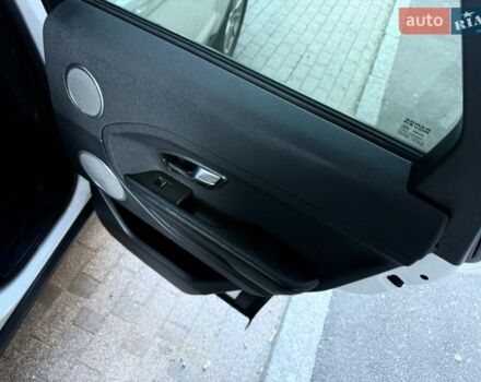 Белый Ленд Ровер Рендж Ровер Эвок, объемом двигателя 2 л и пробегом 168 тыс. км за 17400 $, фото 65 на Automoto.ua