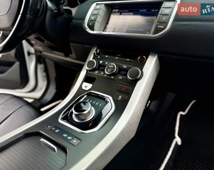 Білий Ленд Ровер Рендж Ровер Евок, об'ємом двигуна 2 л та пробігом 179 тис. км за 12500 $, фото 57 на Automoto.ua