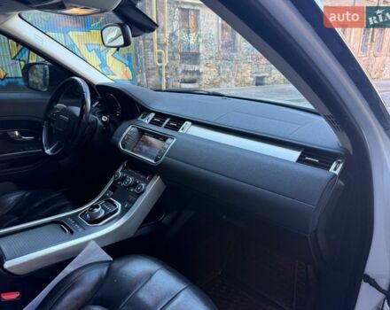 Белый Ленд Ровер Рендж Ровер Эвок, объемом двигателя 2 л и пробегом 168 тыс. км за 17400 $, фото 57 на Automoto.ua