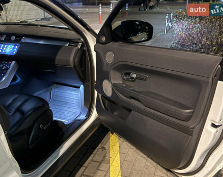 Білий Ленд Ровер Рендж Ровер Евок, об'ємом двигуна 2.18 л та пробігом 135 тис. км за 19900 $, фото 20 на Automoto.ua