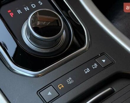 Белый Ленд Ровер Рендж Ровер Эвок, объемом двигателя 2 л и пробегом 142 тыс. км за 13750 $, фото 18 на Automoto.ua