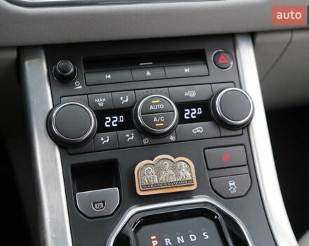 Белый Ленд Ровер Рендж Ровер Эвок, объемом двигателя 2.18 л и пробегом 202 тыс. км за 18000 $, фото 19 на Automoto.ua