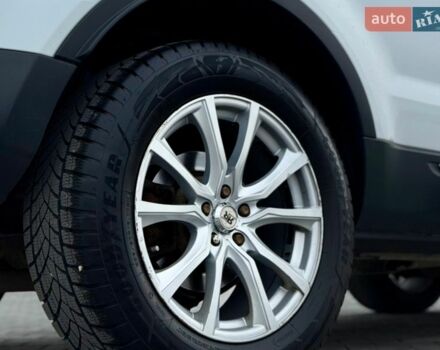 Білий Ленд Ровер Рендж Ровер Евок, об'ємом двигуна 2 л та пробігом 179 тис. км за 12500 $, фото 33 на Automoto.ua