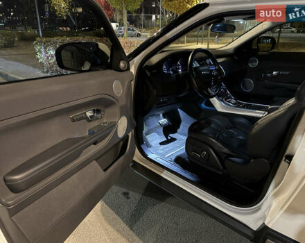 Білий Ленд Ровер Рендж Ровер Евок, об'ємом двигуна 2.18 л та пробігом 135 тис. км за 19900 $, фото 25 на Automoto.ua