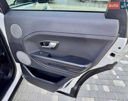 Белый Ленд Ровер Рендж Ровер Эвок, объемом двигателя 2 л и пробегом 168 тыс. км за 17800 $, фото 28 на Automoto.ua