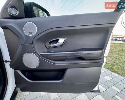 Белый Ленд Ровер Рендж Ровер Эвок, объемом двигателя 2 л и пробегом 168 тыс. км за 17800 $, фото 34 на Automoto.ua