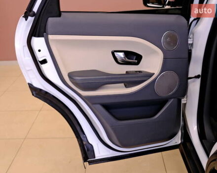 Белый Ленд Ровер Рендж Ровер Эвок, объемом двигателя 2.18 л и пробегом 180 тыс. км за 14900 $, фото 33 на Automoto.ua