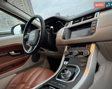 Білий Ленд Ровер Рендж Ровер Евок, об'ємом двигуна 2.2 л та пробігом 108 тис. км за 17800 $, фото 48 на Automoto.ua