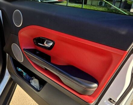 Белый Ленд Ровер Рендж Ровер Эвок, объемом двигателя 2 л и пробегом 175 тыс. км за 18999 $, фото 7 на Automoto.ua