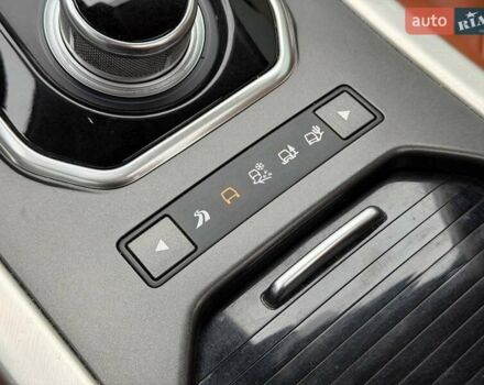 Білий Ленд Ровер Рендж Ровер Евок, об'ємом двигуна 2 л та пробігом 125 тис. км за 14800 $, фото 59 на Automoto.ua