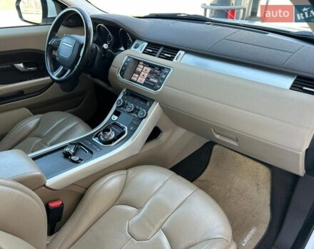 Белый Ленд Ровер Рендж Ровер Эвок, объемом двигателя 2 л и пробегом 183 тыс. км за 11800 $, фото 23 на Automoto.ua