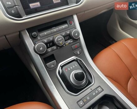 Ленд Ровер Рендж Ровер Эвок 2012 в Киеве на Automoto.ua Белый Ленд Ровер Рендж Ровер Эвок, объемом двигателя 2.18 л и пробегом 127 тыс. км за 19900 $, фото 19 на Automoto.ua