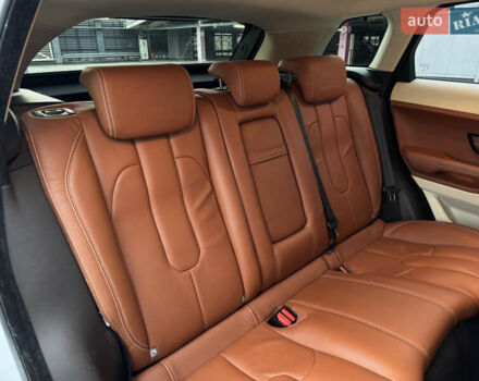 Білий Ленд Ровер Рендж Ровер Евок, об'ємом двигуна 2.2 л та пробігом 108 тис. км за 17800 $, фото 65 на Automoto.ua