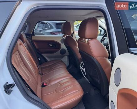 Белый Ленд Ровер Рендж Ровер Эвок, объемом двигателя 2.18 л и пробегом 159 тыс. км за 17900 $, фото 13 на Automoto.ua