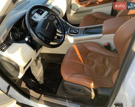 Білий Ленд Ровер Рендж Ровер Евок, об'ємом двигуна 2.18 л та пробігом 130 тис. км за 17999 $, фото 5 на Automoto.ua