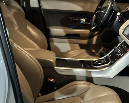 Белый Ленд Ровер Рендж Ровер Эвок, объемом двигателя 2 л и пробегом 200 тыс. км за 15500 $, фото 52 на Automoto.ua