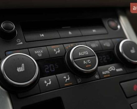 Білий Ленд Ровер Рендж Ровер Евок, об'ємом двигуна 2 л та пробігом 231 тис. км за 16990 $, фото 30 на Automoto.ua