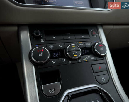 Білий Ленд Ровер Рендж Ровер Евок, об'ємом двигуна 2.2 л та пробігом 108 тис. км за 17800 $, фото 61 на Automoto.ua