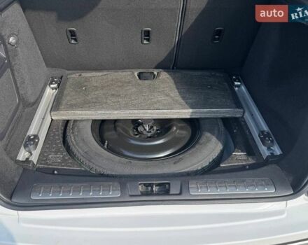 Білий Ленд Ровер Рендж Ровер Евок, об'ємом двигуна 2 л та пробігом 70 тис. км за 21000 $, фото 26 на Automoto.ua